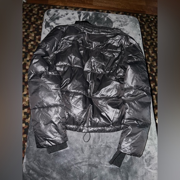 Ugg Izzie Puffer Jacket in Black Size Small - Picture 7 of 15